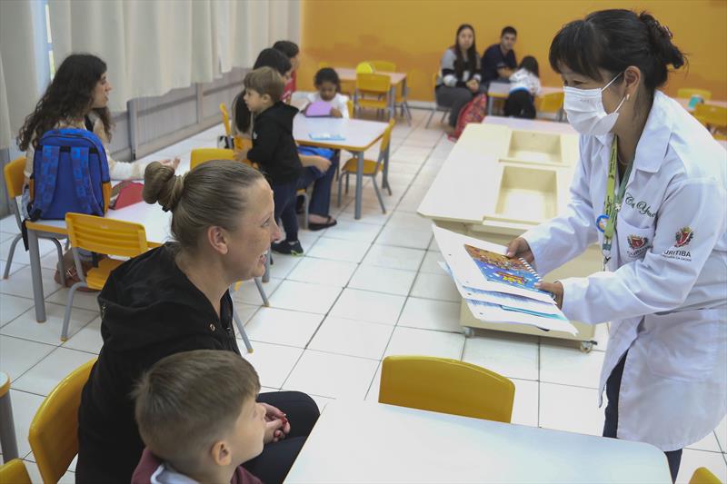 Vacinação no centro de educação infantil Santa Rita, no Tatuquqra..Curitiba, 27/11/2023.Foto: Luiz Costa /SME.