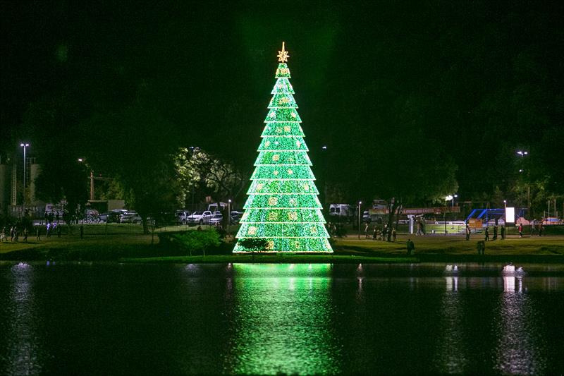 Árvore de Natal do ParkShopping Barigui. Curitiba, 26/11/2023. Foto: Pedro Ribas/SMCS