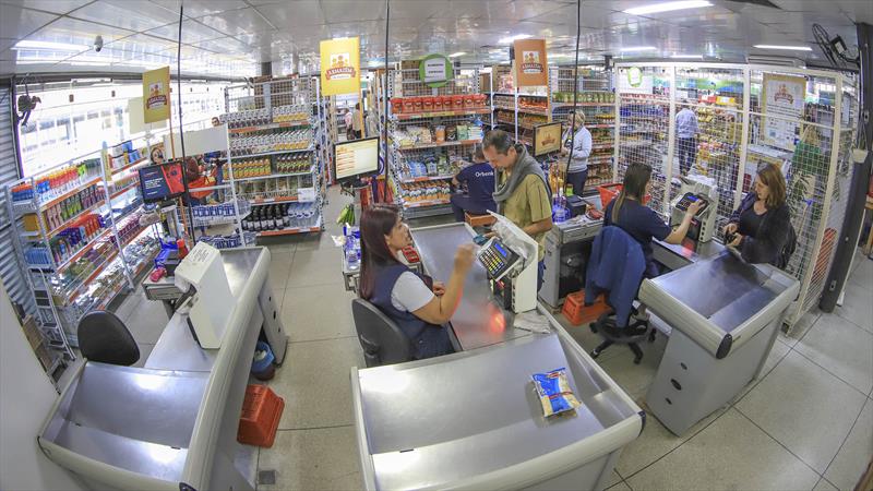 Semana da Economia dos Armazéns da Família tem macarrão de arroz e frango a passarinho mais baratos.
Foto: José Fernando Ogura/SMCS.