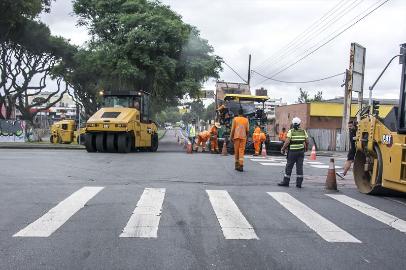 Obras de recape na rua Conselheiro Laurindo.
Curitiba, 05/12/2023
Foto: Levy Ferreira/SMCS
