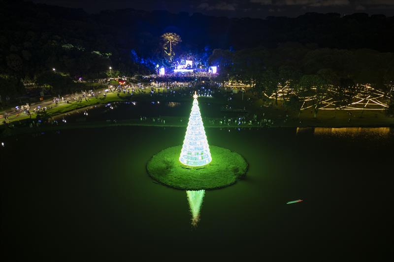  Show de Drones no parque Barigui. Curitiba, 07/12/2023. Foto: Ricardo Marajó/SMCS
