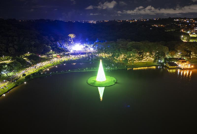  Show de Drones no parque Barigui. Curitiba, 07/12/2023. Foto: Ricardo Marajó/SMCS