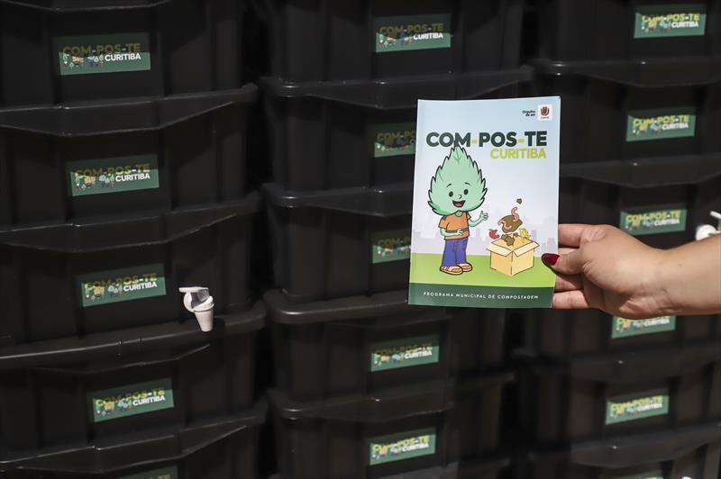 Curitiba vai distribuir gratuitamente mais 150 composteiras domésticas. 
Curitiba, 07/11/2023.
Foto: José Fernando Ogura/SMCS