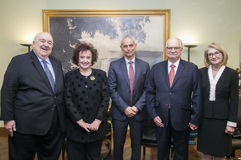 Dr. Franzon recebe homenagem do Gazeta News - Bastidores