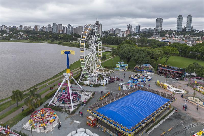 Park da Cidade, novo parque de diversões começa a funcionar no Parque Barigui -  Curitiba, 09/12/2023 - Foto: Daniel Castellano / SMCS