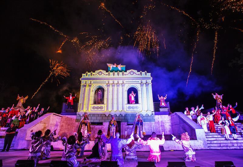 Natal de Curitiba tem estreia de ópera ao ar livre no Memorial Paranista nesta terça. Foto: Ricardo Marajó/SMCS