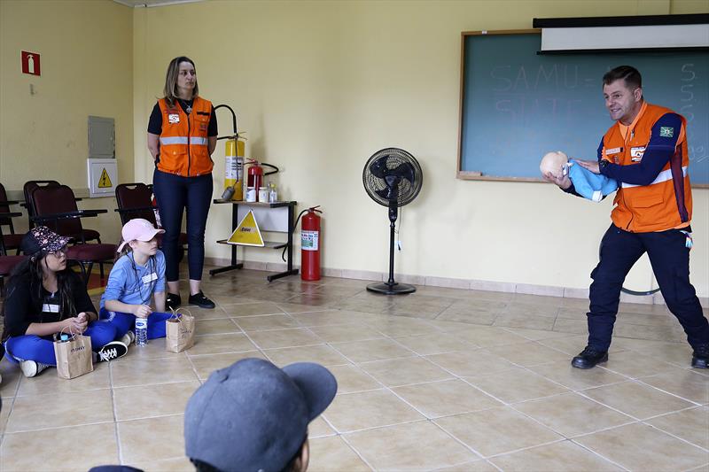 Rede municipal de ensino participaram de treinamento do Conhecer para Previnir, da Defesa Civil.
Curitiba,11/12/2023.
Foto: Luiz Costa/ SME.