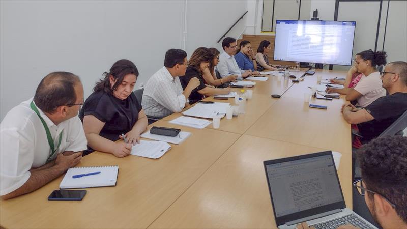Na quinta-feira (14/12) foi realizada a última reunião com os representantes do Sindicato dos Servidores do Magistério Municipal de Curitiba (Sismmac).
Curitiba, 14/12/2023. 
Foto: Divulgação