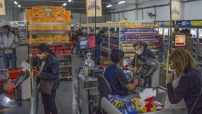Semana da Economia vai ter arroz e frango mais baratos nos Armazéns da Família.
Foto: Levy Ferreira/SMCS