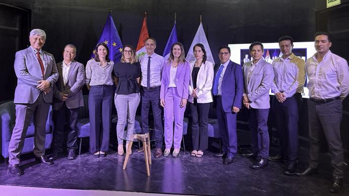 Autoridades dos paises envolvidos no seminário realizado em Lima, Peru. Lima, 13/03/2023. Divulgação.
