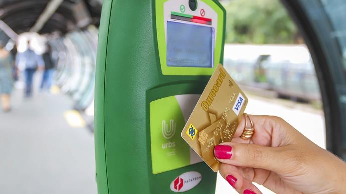 Lojas Avenida - Precisando trocar de celular? A hora é