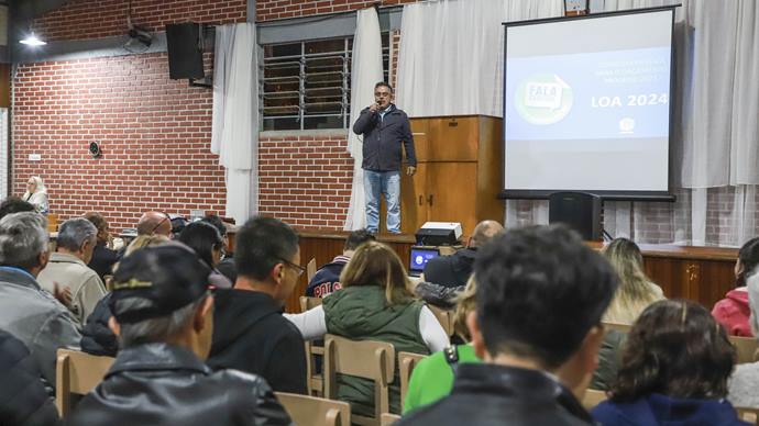 Estudantes do Mossunguê conhecem o mantra Hare Krishna - Prefeitura de  Curitiba