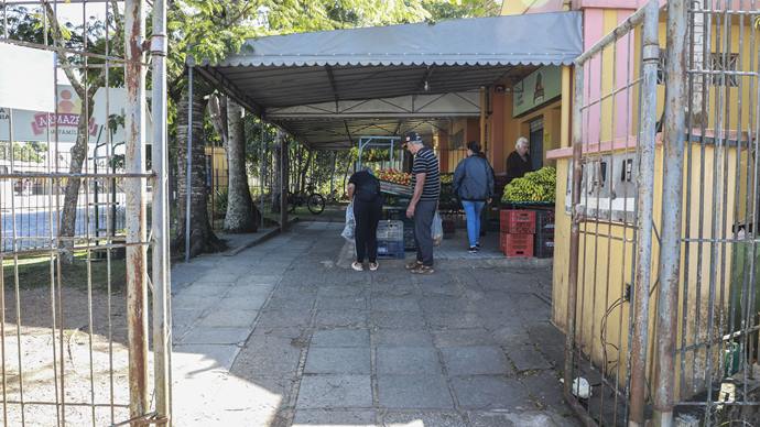 Sacolão da Família Santa Efigênia, no Barreirinha, fecha para reforma. Foto: Hully Paiva/SMCS