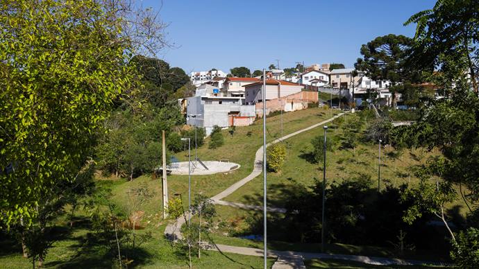 Reassentamento de 156 famílias feito pela Cohab possibilitou a implantação do Bosque da Colina, no Pilarzinho.
Foto: Rafael Silva