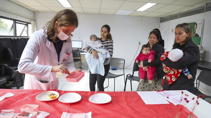Nutricionista explica a mães do Pinheirinho tudo sobre alimentação para  crianças - Prefeitura de Curitiba