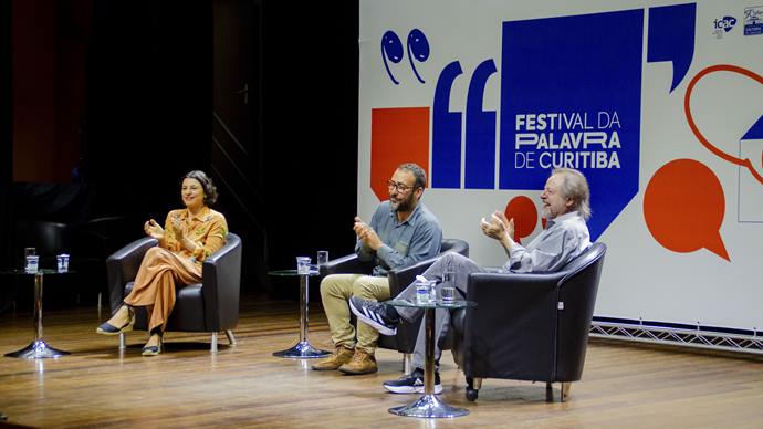 Bate-papo com Giovana Madalosso e Cristovão Tezza. Foto: Gabriela Krassuski