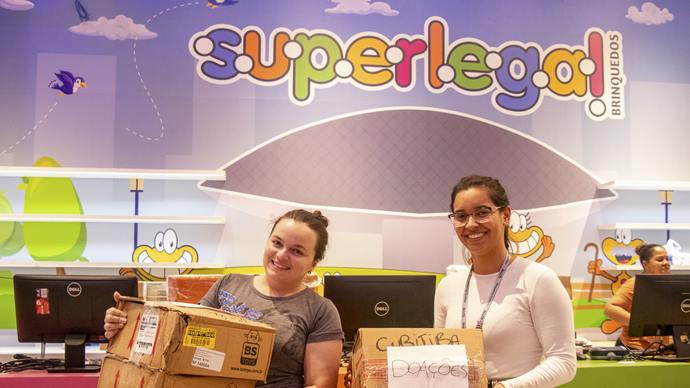 FAS recebe brinquedos da Superlegal, que vai ser inaugurada em Curitiba, para a Campanha Natal Solidário. 
Curitiba, 11/12/2023. 
Foto: Sandra Lima