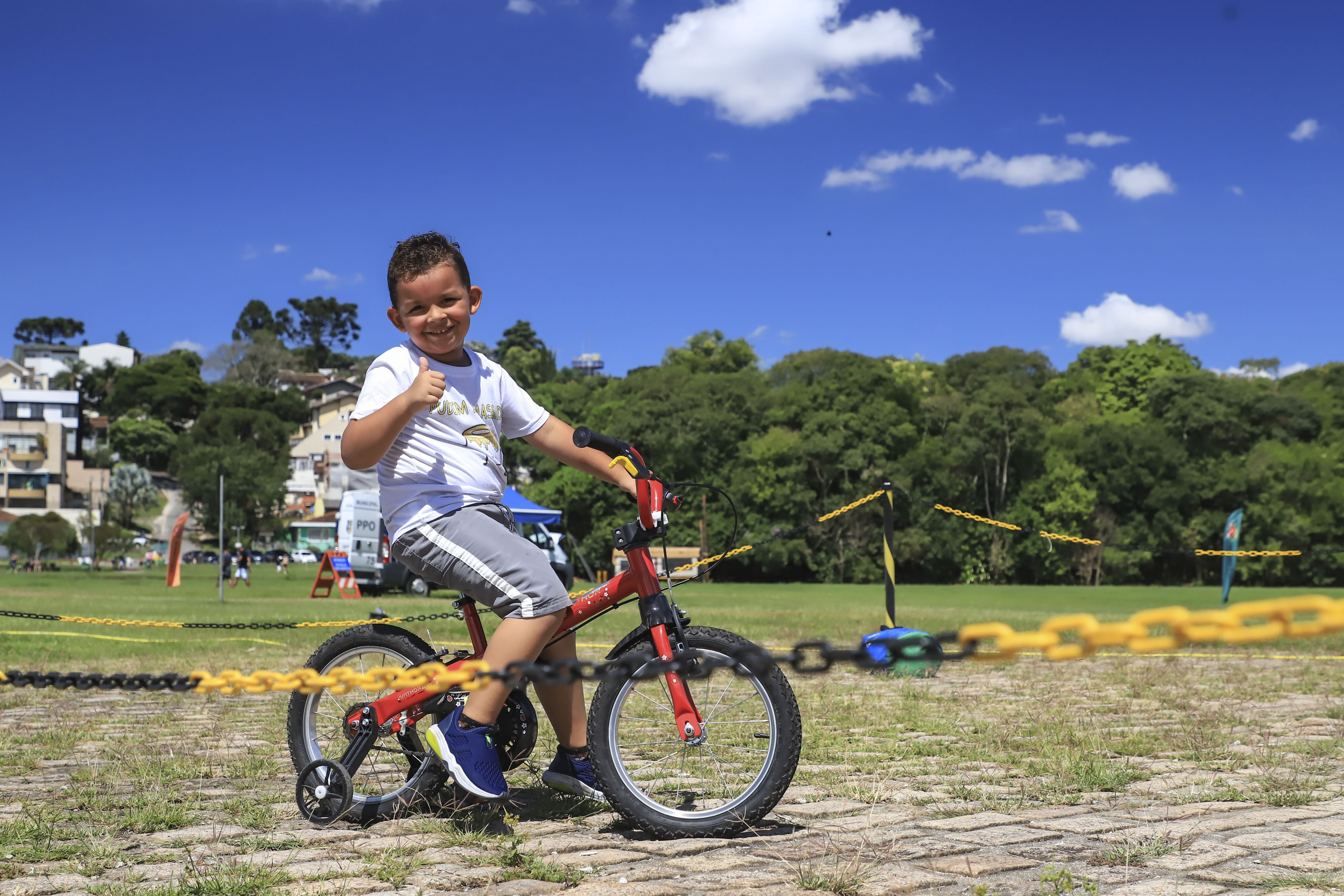 Neste Domingo Tem Diversão E Lazer Com A Programação Especial Do.