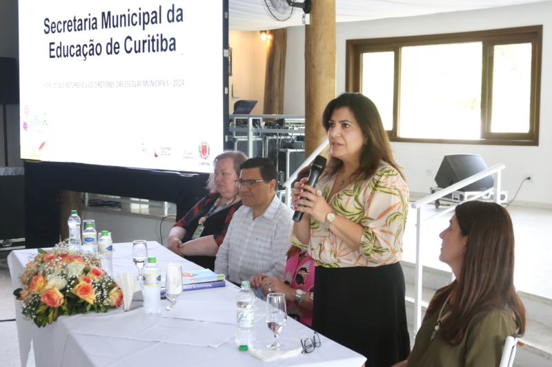 Secretaria da Educação reúne diretores  e gestores para tratar dos preparativos do ano letivo.
Curitiba, 07/02/2024.
Foto: Luiz Costa/ SME.