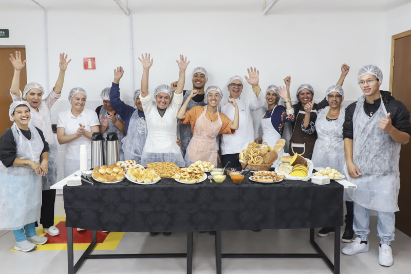 Aprenda a preparar pizzas, pães e docinhos de graça nas Escolas de Segurança Alimentar de Curitiba. Foto: José Fernando Ogura/SMCS