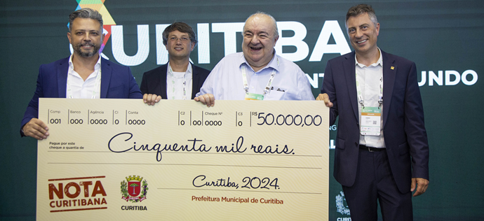 Prefeitura entrega R$ 275 mil em prêmios do Nota Curitibana
