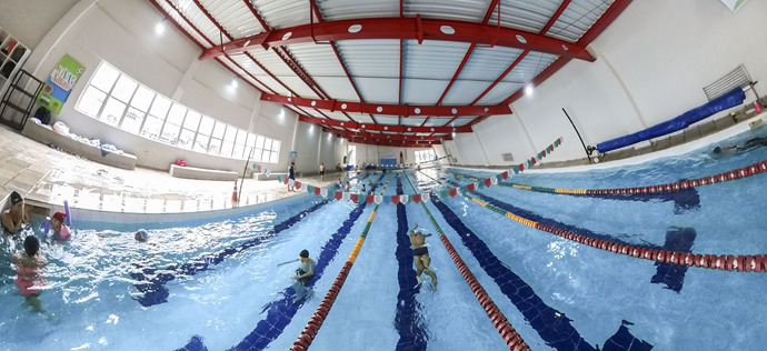 Inscrições para usar as piscinas de Curitiba no sábado estão abertas