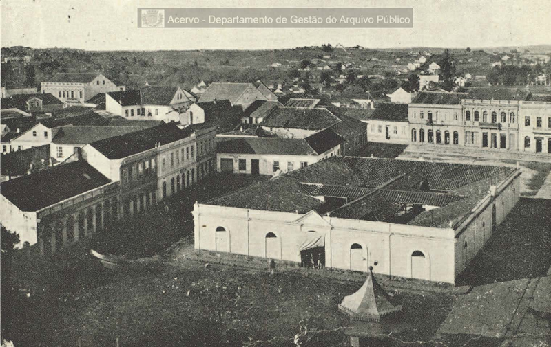 Antigo Mercado Municipal da Praça Generoso Marques, onde hoje está o Paço Municipal, funcionou entre 1874 e 1912. 