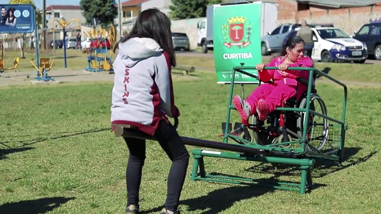 JOGO DA VELHA COM BOLSA PARA TRANSPORTE INCLUSIVO - Produtos Acessíveis